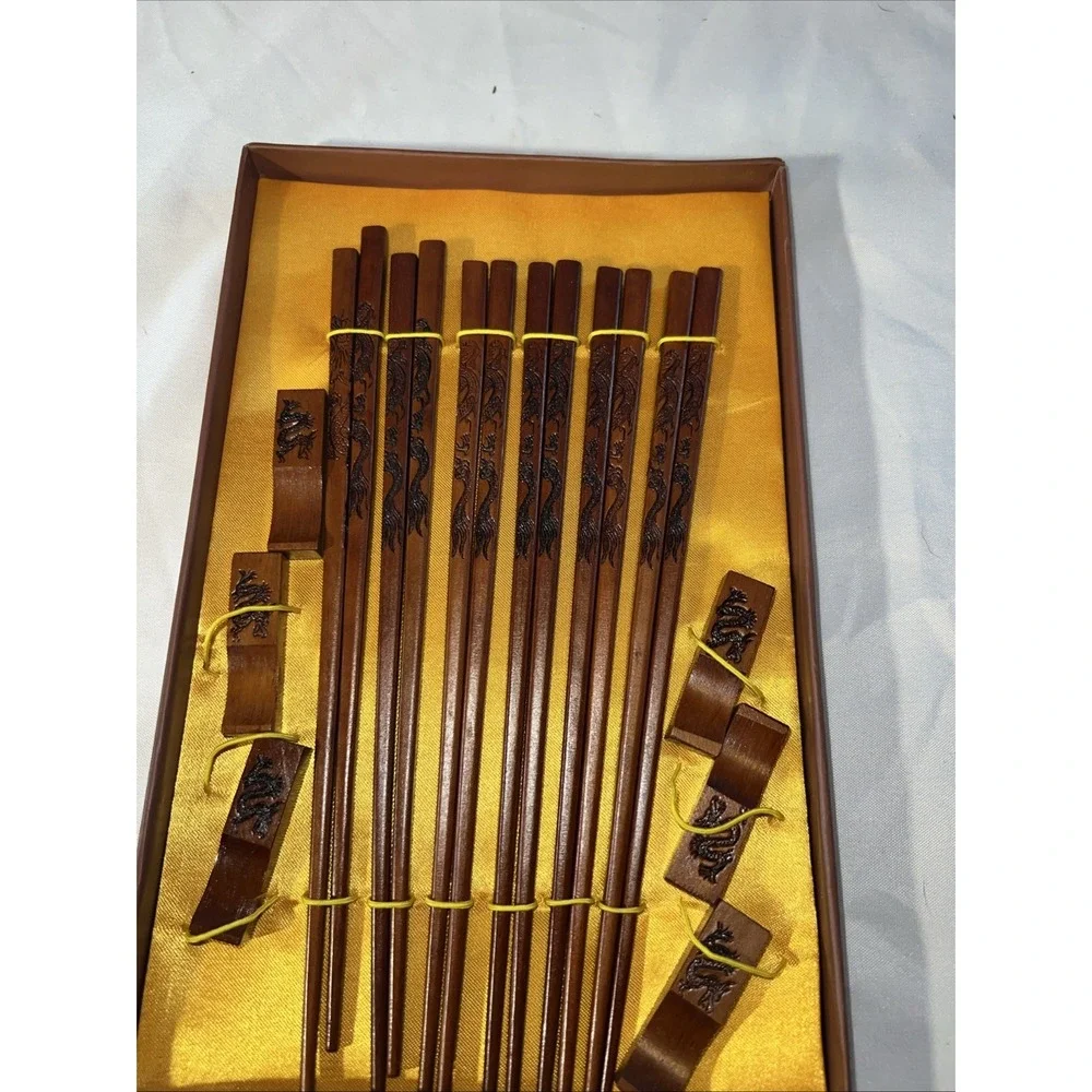 VINTAGE CHERRY WOODEN JAPANESE ENGRAVED CHOPSTICKS‎ SET IN Box 6 Sets